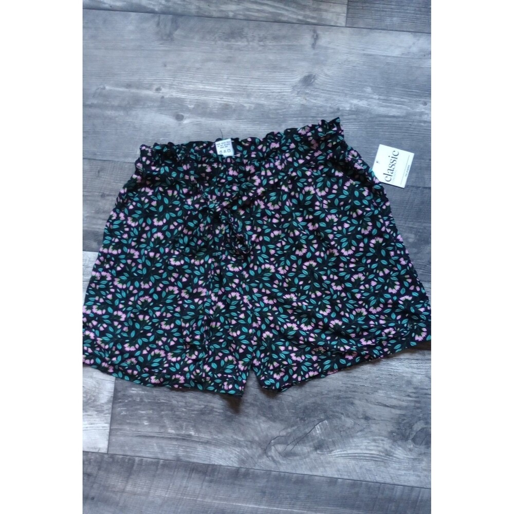 Classic Concepts Women's L Back, Pink, Floral Shorts NWT